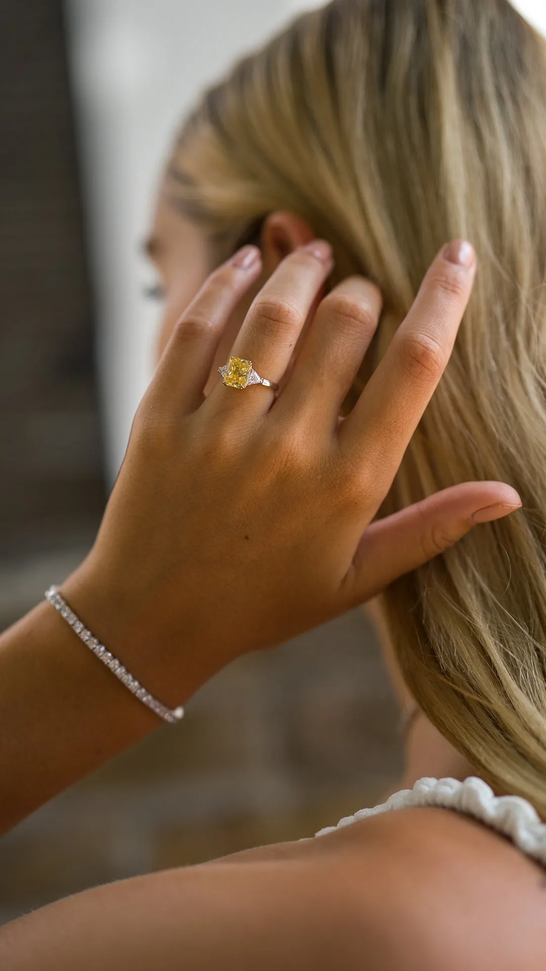 Alma Canary Radiant Ring 9K White Gold