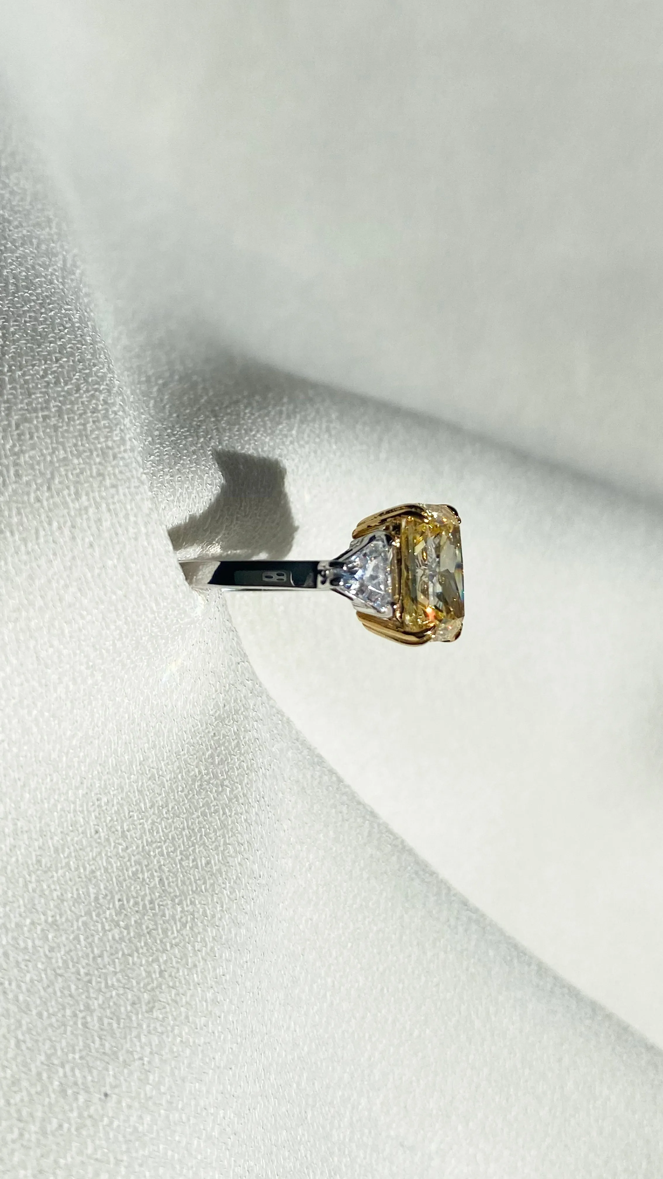 Alma Canary Radiant Ring 9K White Gold