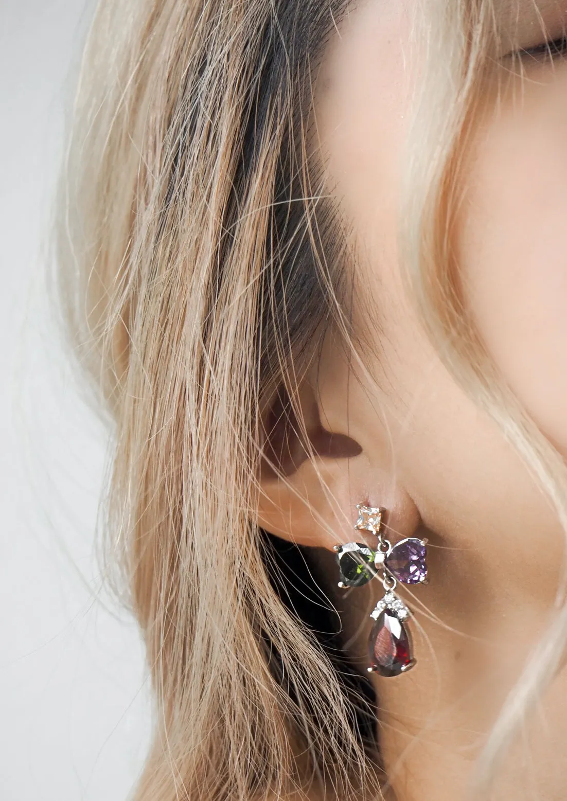 AMBER Trinity Ribbon Teardrop