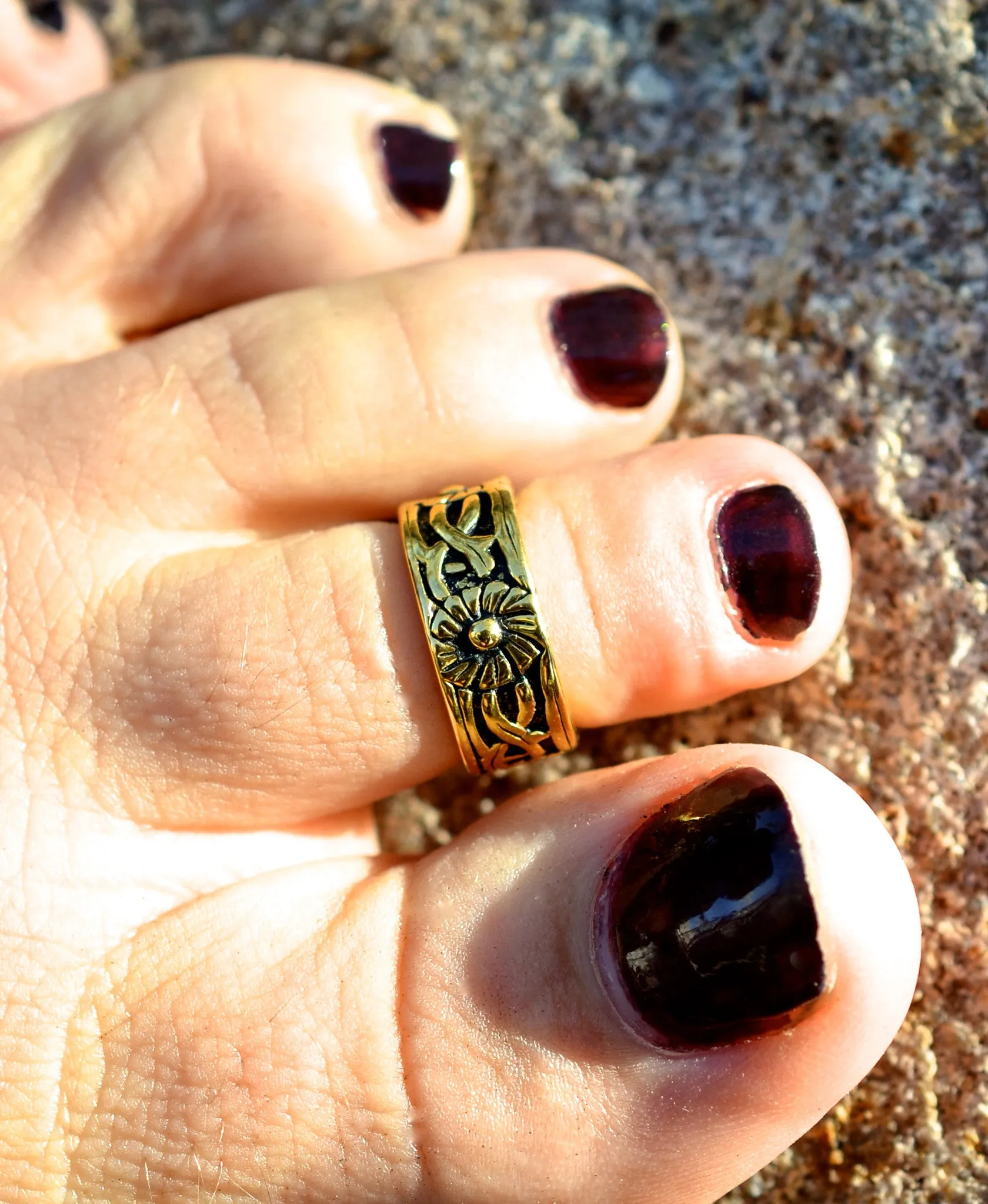Antique Flower Toe Ring - Gold