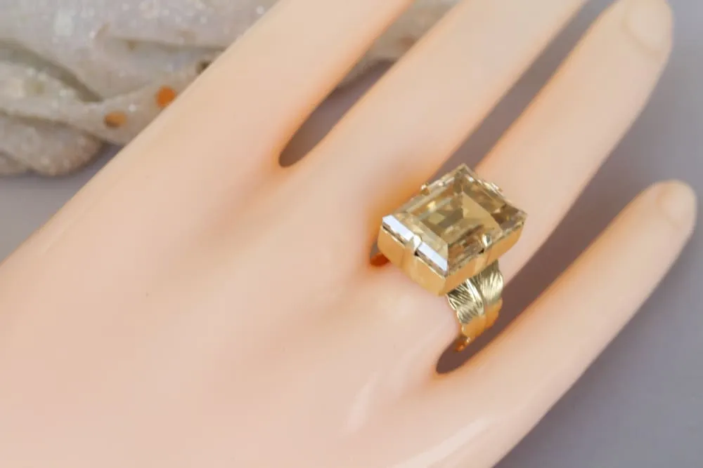 CHAMPAGNE COCKTAIL RING