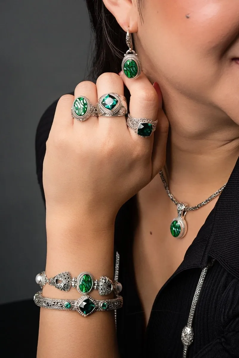 Everlasting Presence Bracelet™ in Green Leaf Mother of Pearl Mosaic