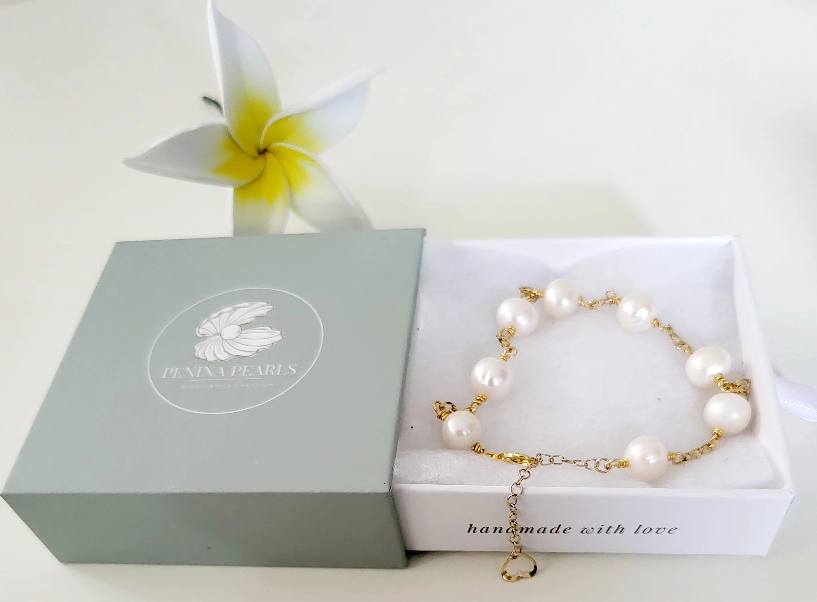 SOFIA - NATURAL WHITE BAROQUE PEARL BRACELET