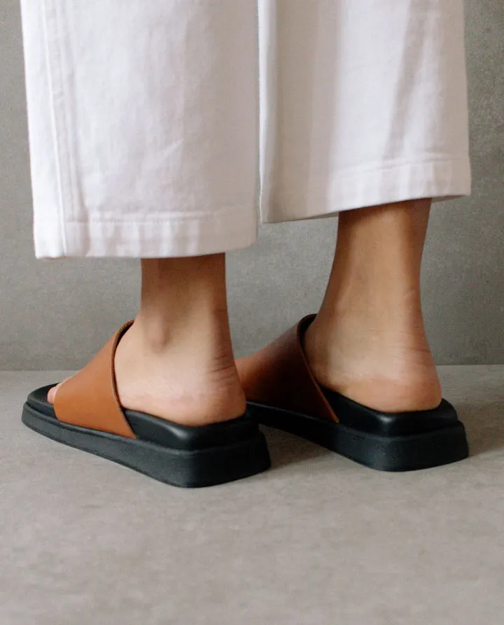 Toe Ring Flop Tan