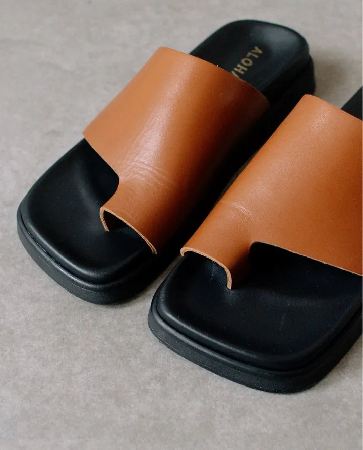 Toe Ring Flop Tan