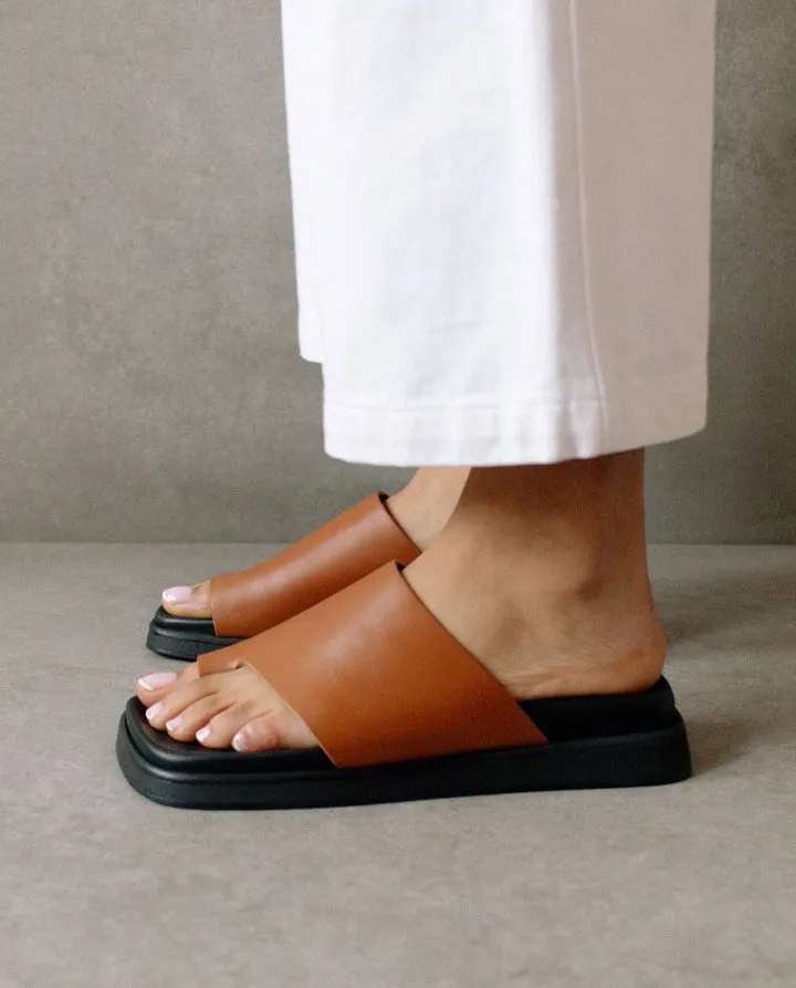 Toe Ring Flop Tan